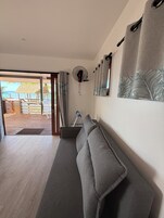 Superior Bungalow, Beach View | Living area