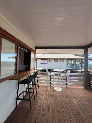 Superior Bungalow, Beach View | Outdoor dining - Noariki Beach House 2 (TAPUTAPUATEA)