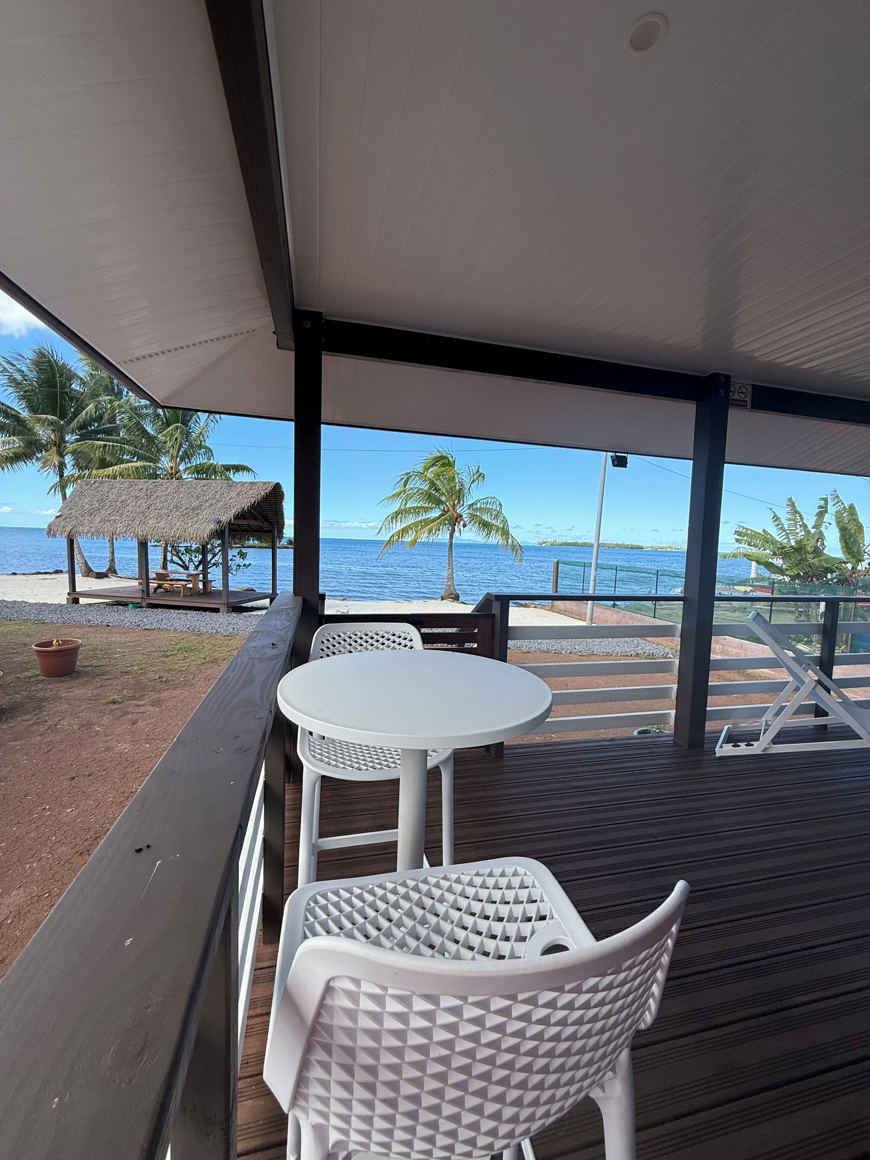 Superior Bungalow, Beach View | Outdoor dining