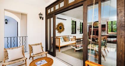Steps from the Beach - 2BR Flat in Las Catalinas