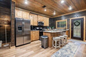 Fridge, microwave, oven, stovetop - NEW! Secluded Pine Cabin w/ Hot Tub, Game Room, Arcade, Playground, Fire Pit (Broken Bow)