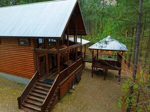 Terrace/patio - NEW! Secluded Pine Cabin w/ Hot Tub, Game Room, Arcade, Playground, Fire Pit (Broken Bow)
