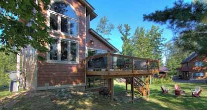 NEW on VRBO-Family friendly Lakefront Property in WI with Dock & kayaks