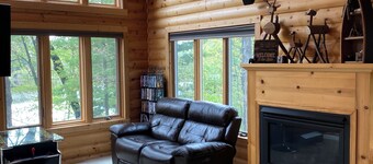 NEW on VRBO-Family friendly Lakefront Property in WI with Dock & kayaks