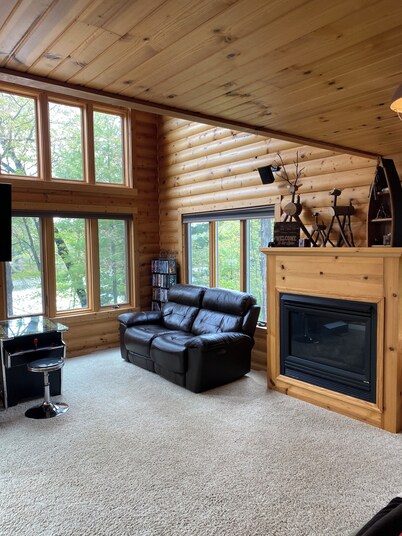 NEW on VRBO-Family friendly Lakefront Property in WI with Dock & kayaks