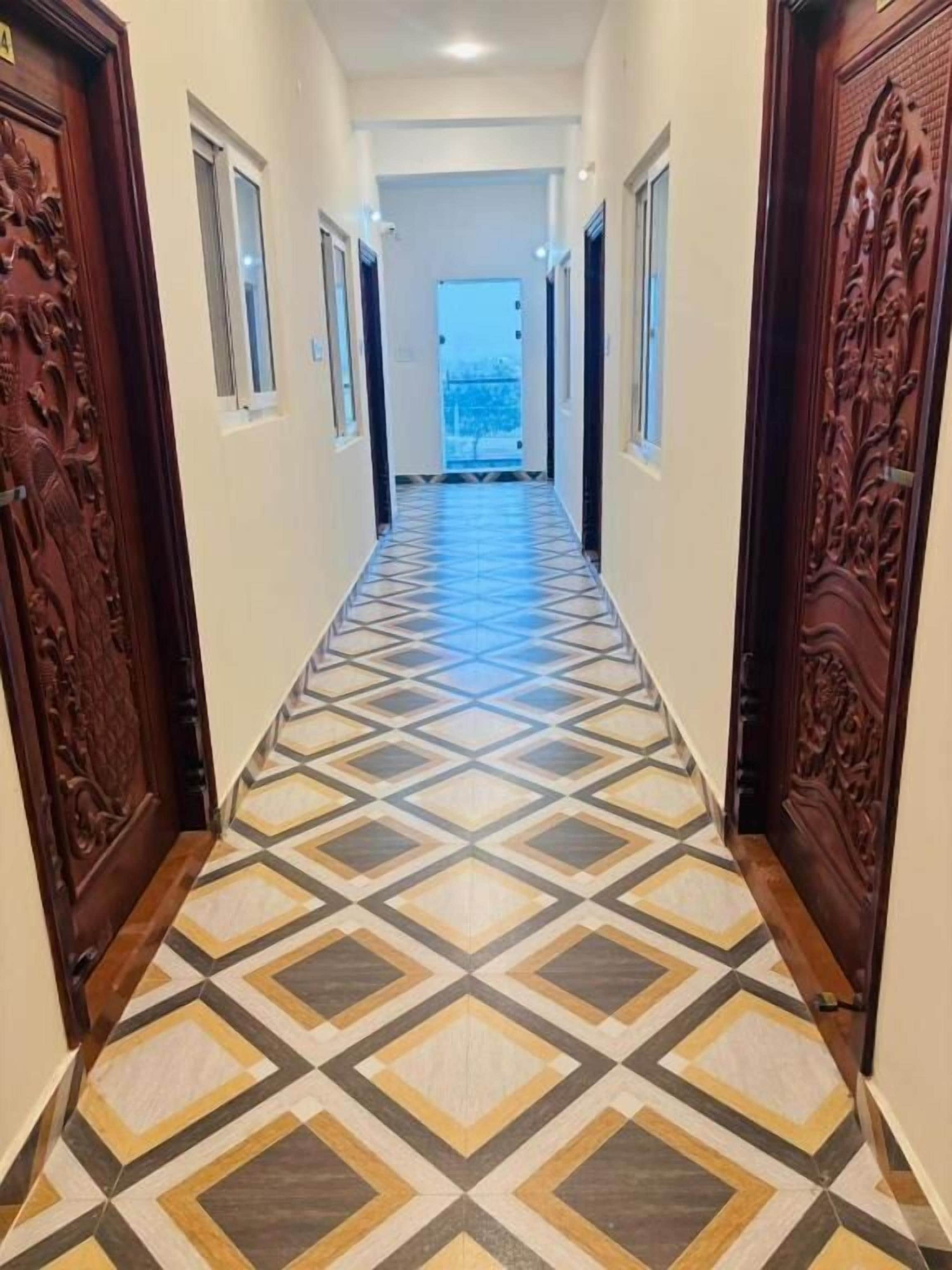 Estudio superior, 1 cama de matrimonio, balcón, vistas a la ciudad | Interior