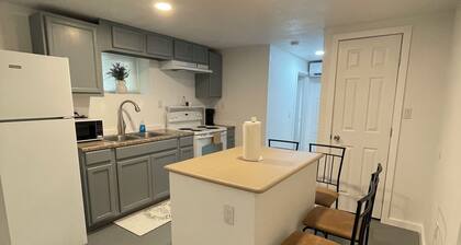 Cozy 2-bedroom house in amazing Albuquerque, newly remodel, with refrigerated AC