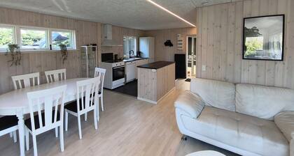Renovated holiday home with hot tub Marielyst
