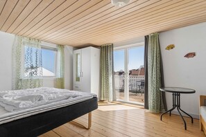4 bedrooms, free WiFi