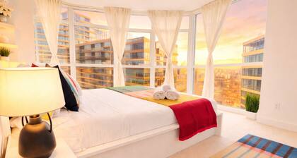 Lovely 2-Bedroom Hotel with Parking in Vibrant Toronto