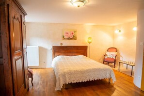 4 Schlafzimmer, Bügeleisen/Bügelbrett, Reisekinderbett