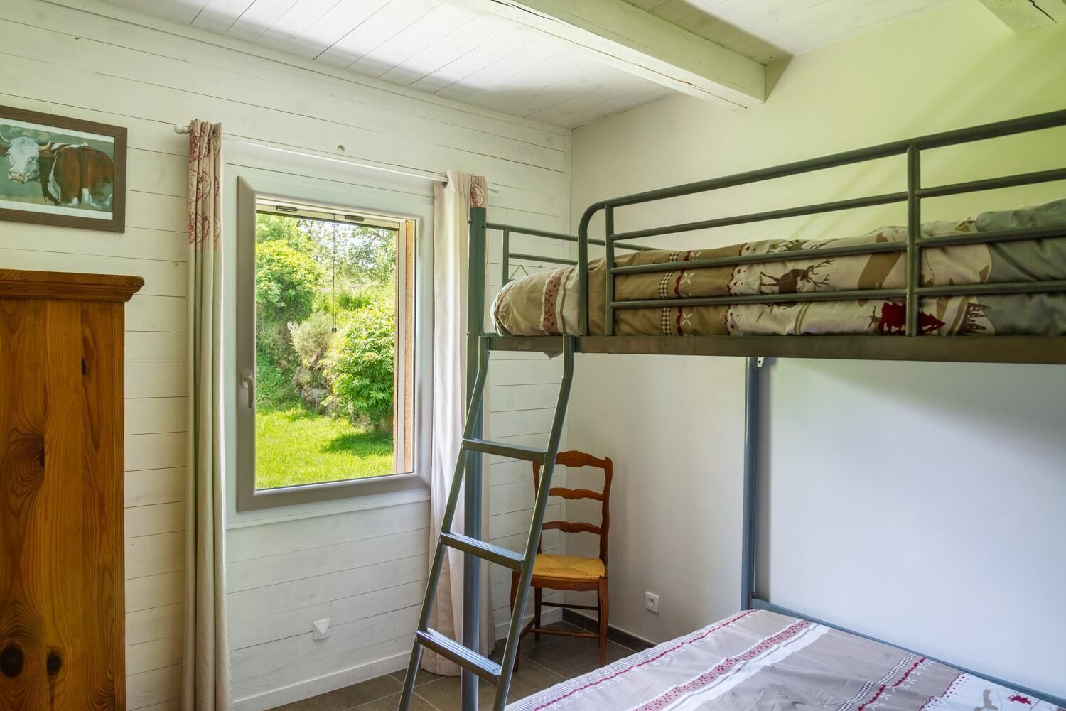 2 bedrooms, iron/ironing board, travel cot, free WiFi