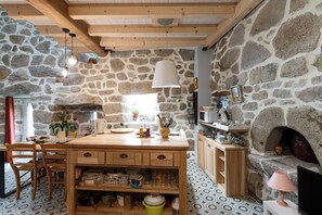 Refrigerador, microondas, horno y lavavajillas 