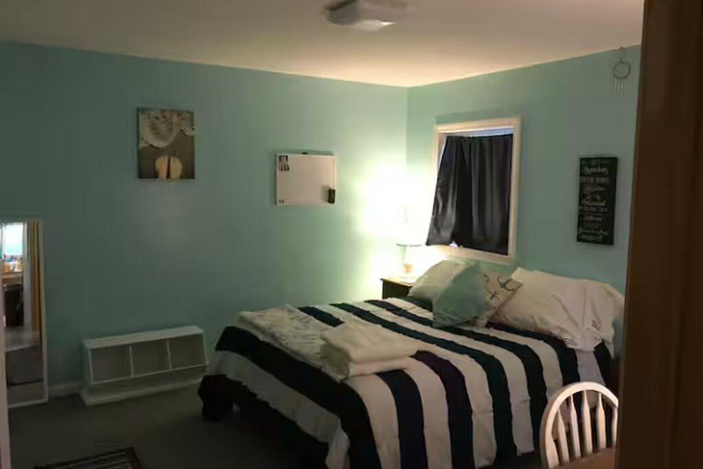 1 habitación, tabla de planchar con plancha, wifi y ropa de cama 