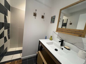 Bathroom - 248 - Charming house with annex • Space, peace and elegance (SOULAC SUR MER)
