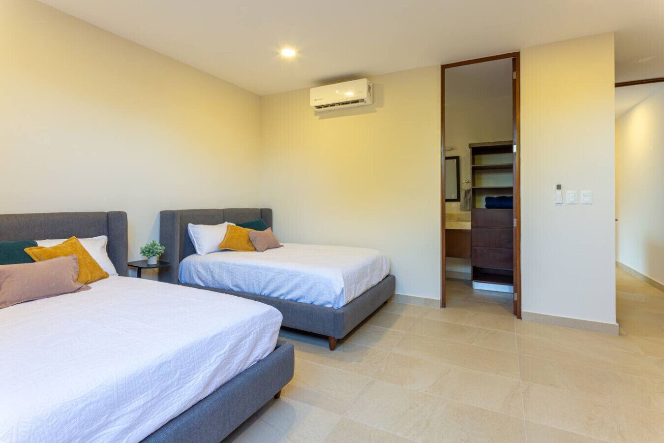 WiFi, bed sheets