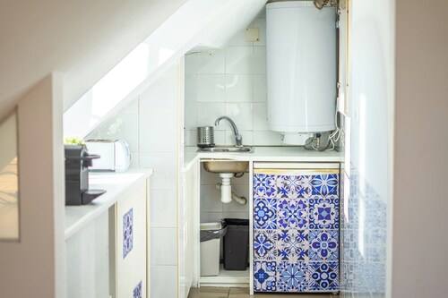 Boavista Apartment: Pano Castle, Graça and City Views, Historic Mouraria Lisbon