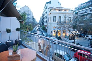 Outdoor dining - Acropolis Museum View Deluxe Apartment | 3 Falirou str  11742 Athens, Acropolis View Deluxe Penthous (Athens)