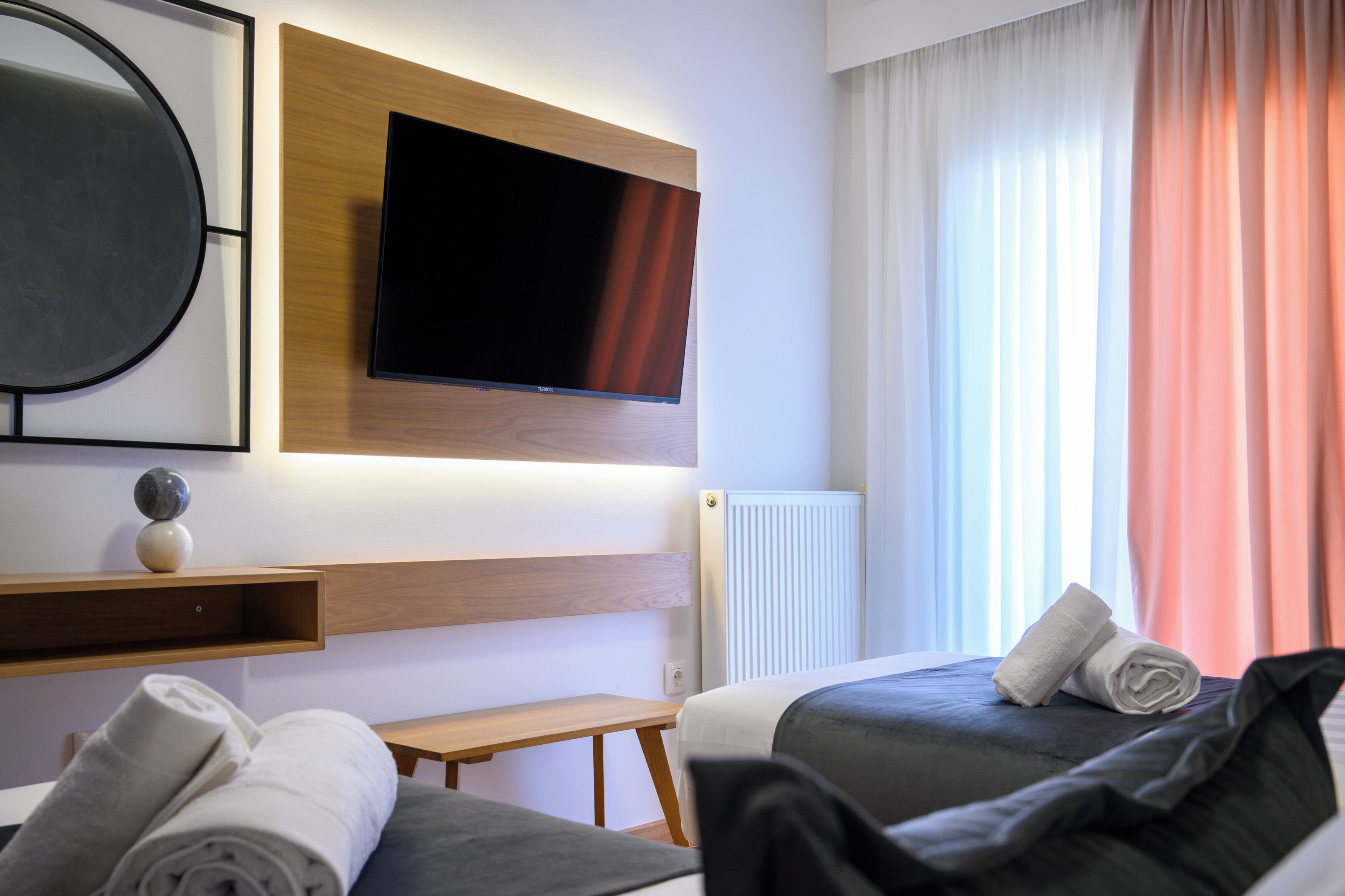 Iron/ironing board, free WiFi, bed sheets