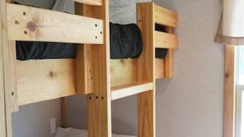 4 bedrooms, free WiFi, bed sheets