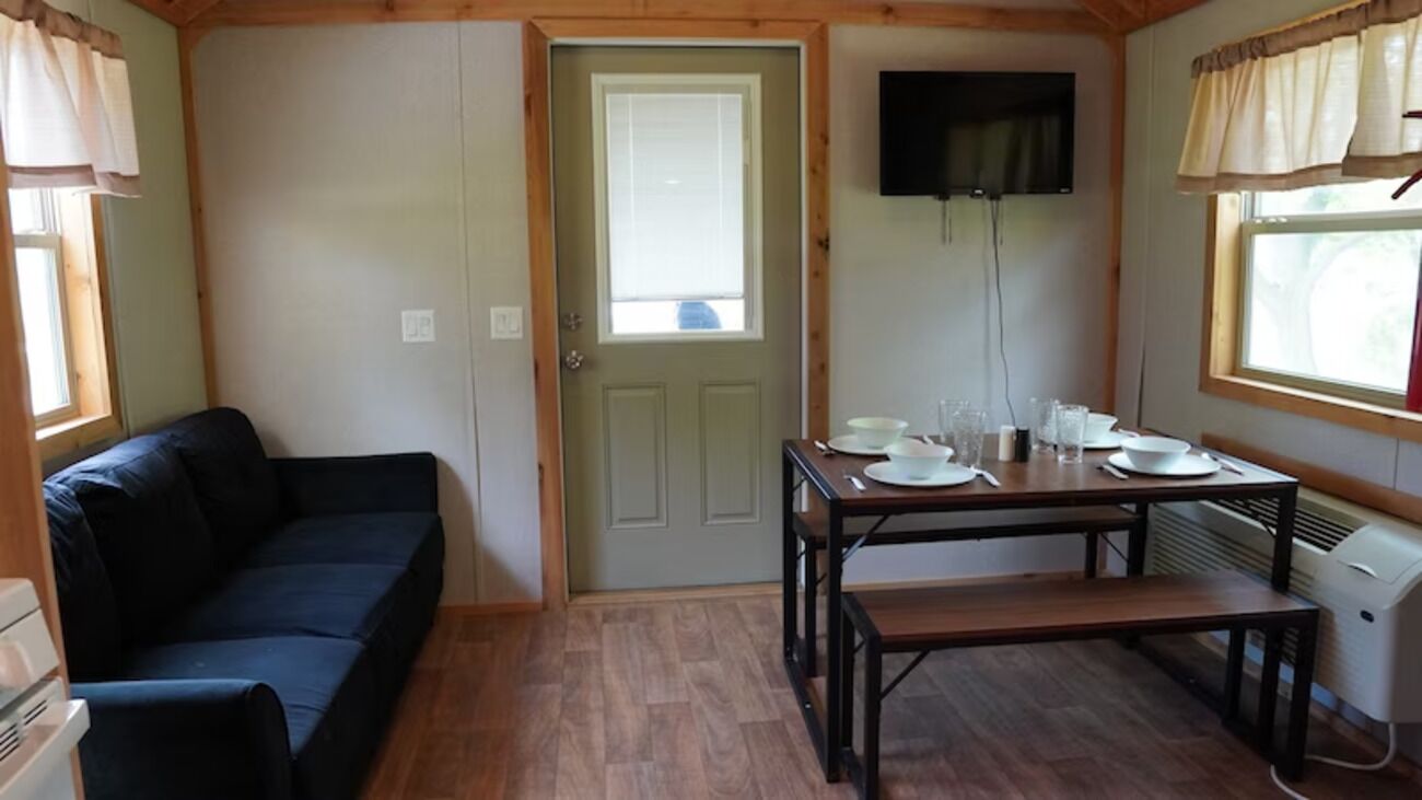 Lakefront Stay Near Pine Lake | Scenic Views & Outdoor Fun | Seasonal Pool - Illinois