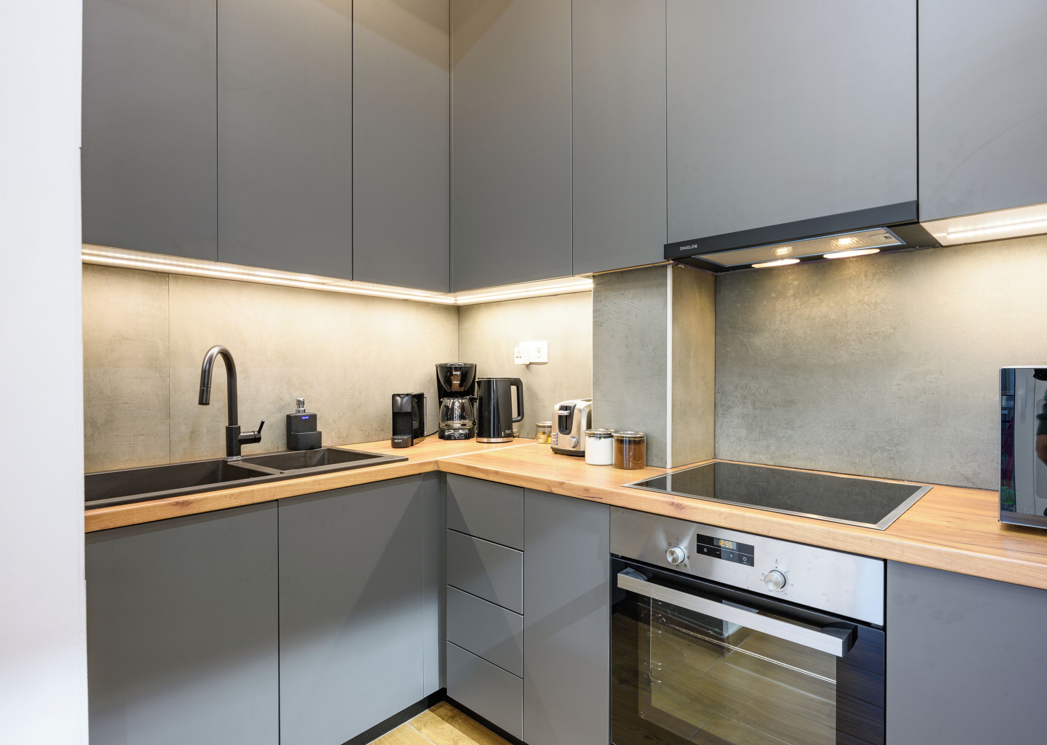 Kühlschrank, Mikrowelle, Ofen, Toaster