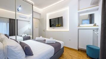 Iron/ironing board, free WiFi, bed sheets