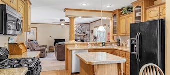 Family-Friendly Lakefront Cabin | Water Fun, Fire Rings & Open Lawns