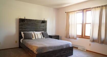 Pine Lakes Family Fun Haven | Lakeside Cabins, Pools & Waterpark Access