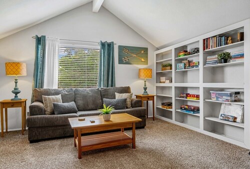 Pool Days & Pergola Nights | Family-Friendly N Austin Home Mins to Domain & Q2