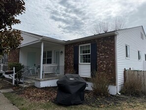 Exterior - Pet Friendly 2 Bedroom Home Close to Beaches and Restaurants (Cape May)