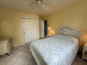 2 bedrooms, free WiFi - Pet Friendly 2 Bedroom Home Close to Beaches and Restaurants (Cape May)