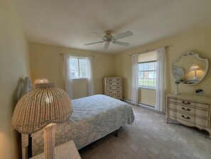2 bedrooms, free WiFi - Pet Friendly 2 Bedroom Home Close to Beaches and Restaurants (Cape May)