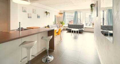 Centrally Located Antwerp Stay for 10