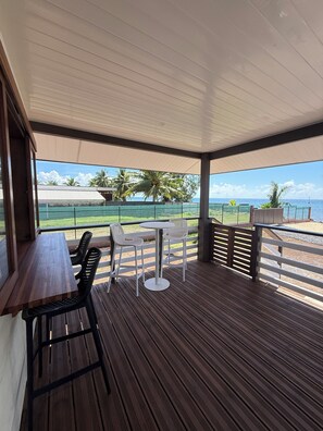 Outdoor dining - Noariki Beach House 1 (TAPUTAPUATEA)