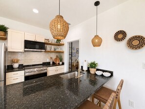 Fridge, microwave, oven, stovetop - WPB142: Walk to the Beach, Pet Friendly, Rooftop Terrace (Port Aransas)