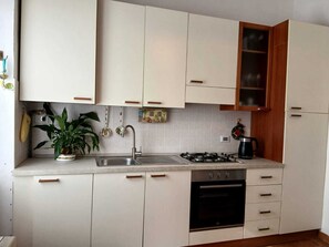 Fridge, microwave, oven, cookware/dishes/utensils - Casa di Gio' - Two Bedroom Apartment, Sleeps 5 (Arenzano)