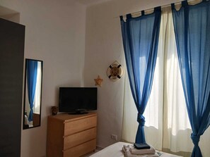 2 bedrooms, iron/ironing board, free WiFi, bed sheets - Casa di Gio' - Two Bedroom Apartment, Sleeps 5 (Arenzano)
