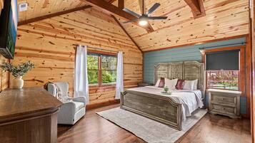 8 bedrooms, iron/ironing board, free WiFi, bed sheets