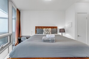 2 quartos, ferros/tábuas de passar roupa, Wi-Fi, roupa de cama