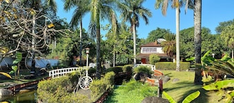 A paradise among mountains, 1 hour from Rio, for up to 60 people.