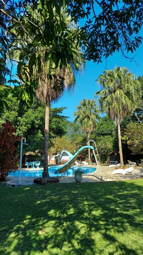 A paradise among mountains, 1 hour from Rio, for up to 60 people.