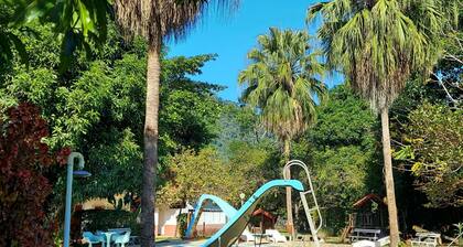 A paradise among mountains, 1 hour from Rio, for up to 60 people.