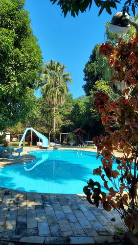 A paradise among mountains, 1 hour from Rio, for up to 60 people.