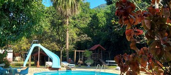 A paradise among mountains, 1 hour from Rio, for up to 60 people.