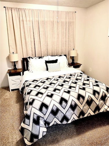 Stylish | 2BR Condo | Modern Comfort #209