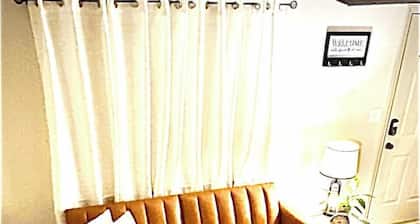 Stylish | 2BR Condo | Modern Comfort #210