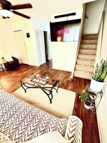 New & Modern Near Airport & Downtown<br> #210