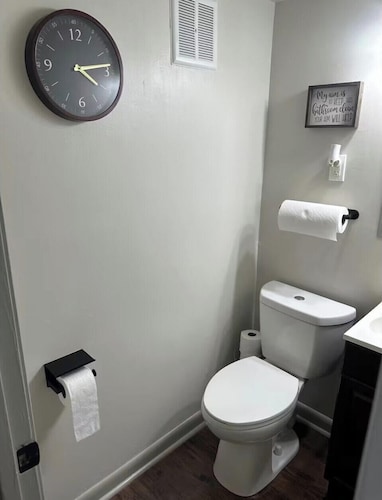 Stylish | 2BR Condo | Modern Comfort #211