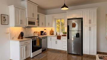 Microwave, oven, stovetop, coffee/tea maker
